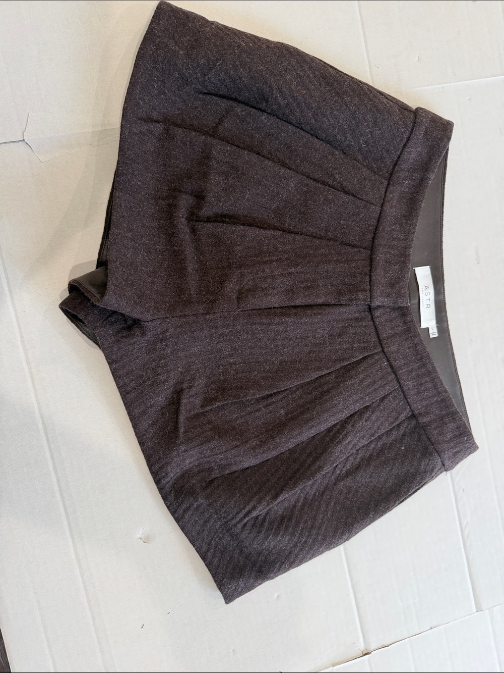 ASTR Sorine Wool Blend pleated short
